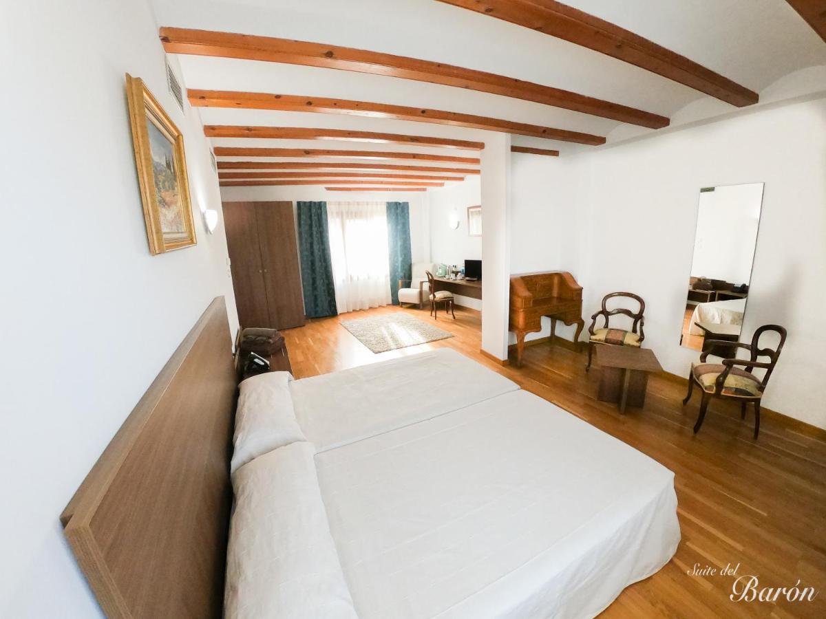 Hotel Baron Andilla Valdealgorfa Ngoại thất bức ảnh
