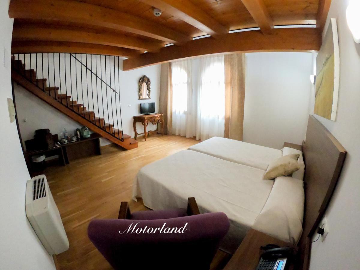 Hotel Baron Andilla Valdealgorfa Ngoại thất bức ảnh