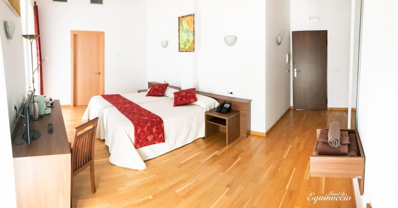 Hotel Baron Andilla Valdealgorfa Ngoại thất bức ảnh