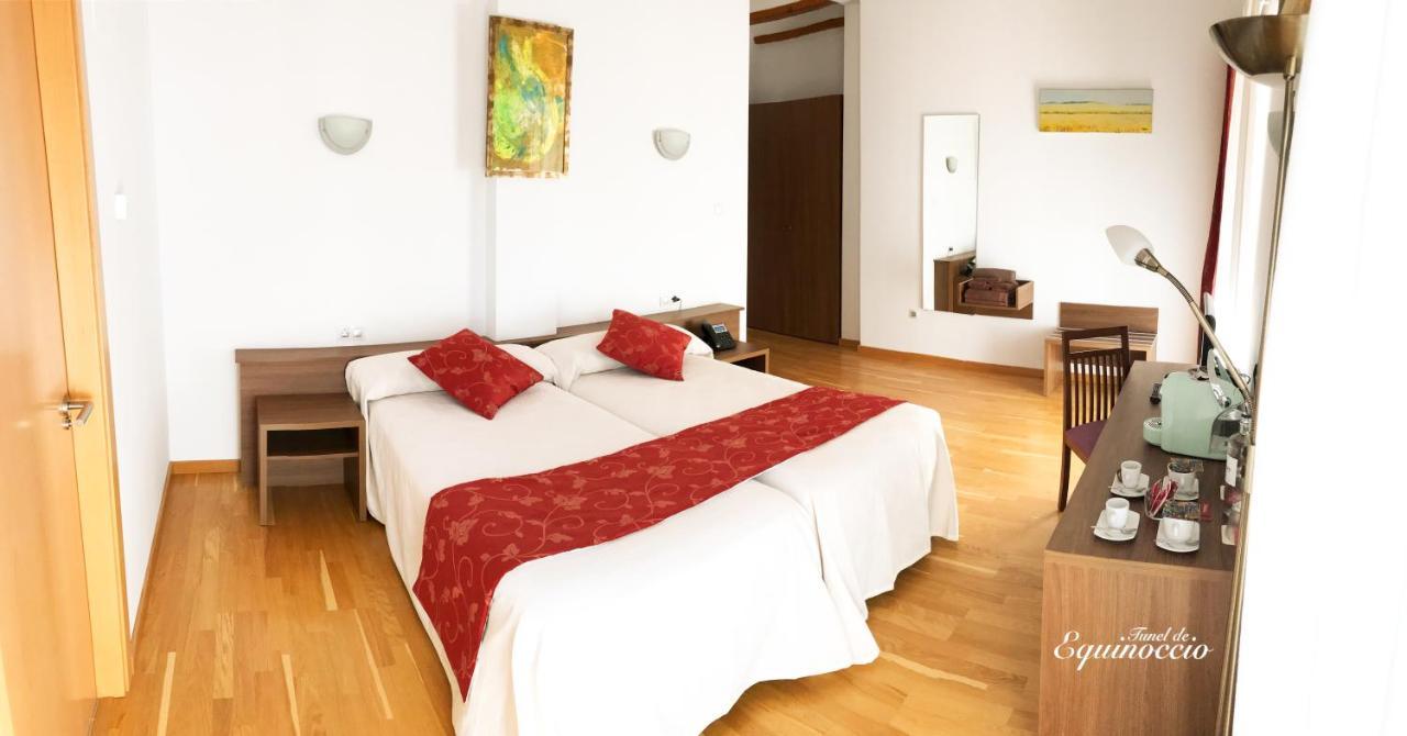 Hotel Baron Andilla Valdealgorfa Ngoại thất bức ảnh